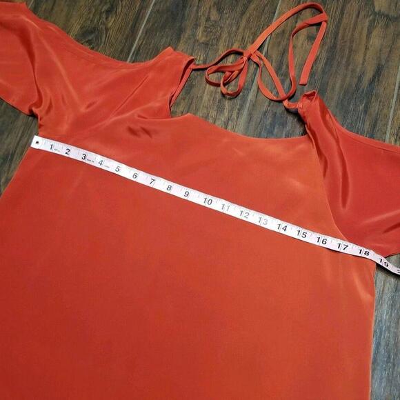 Judith March Top Size Medium Burned Orange Cold Shoulder Embroidered Sleeves - Picture 5 of 9
